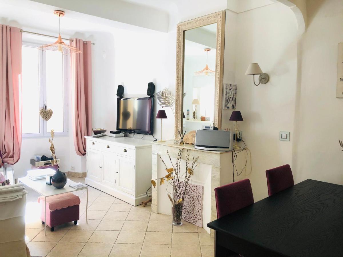 Appartement De Charme Au Coeur De Saint-Tropez Exterior photo