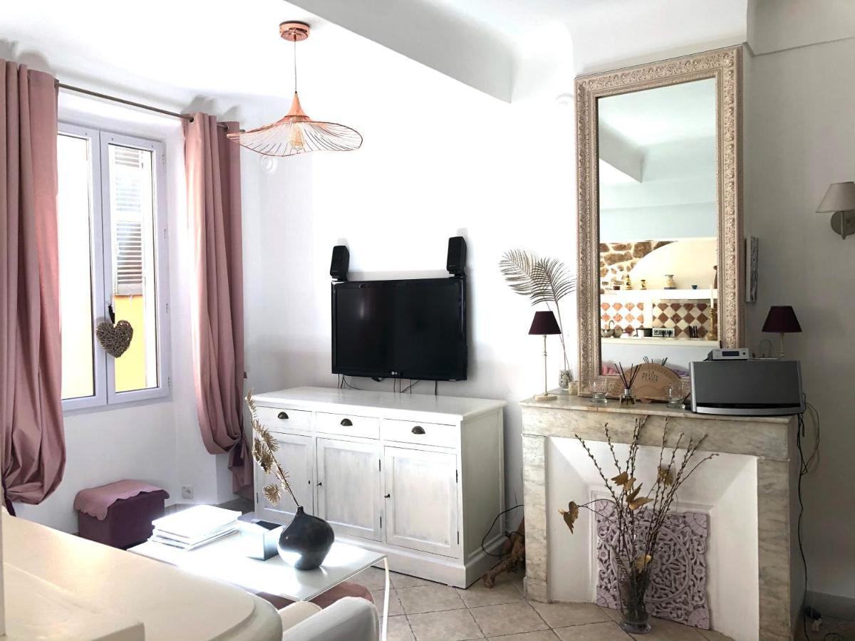 Appartement De Charme Au Coeur De Saint-Tropez Exterior photo